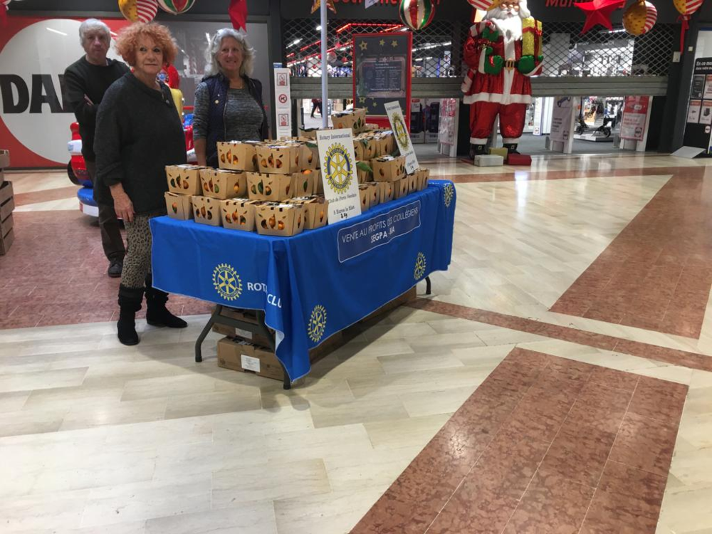 photo de Vente de clémentines pour les collégiens de porto Vecchio